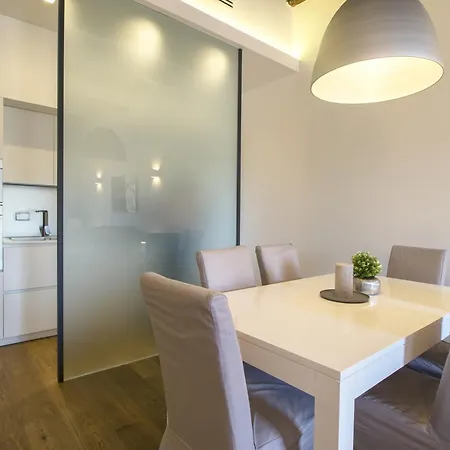 Apartment Thebestinrome Vetrina